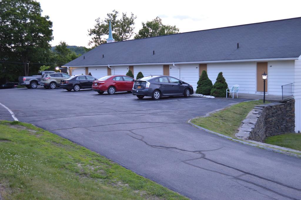 New World Inn Barre Esterno foto