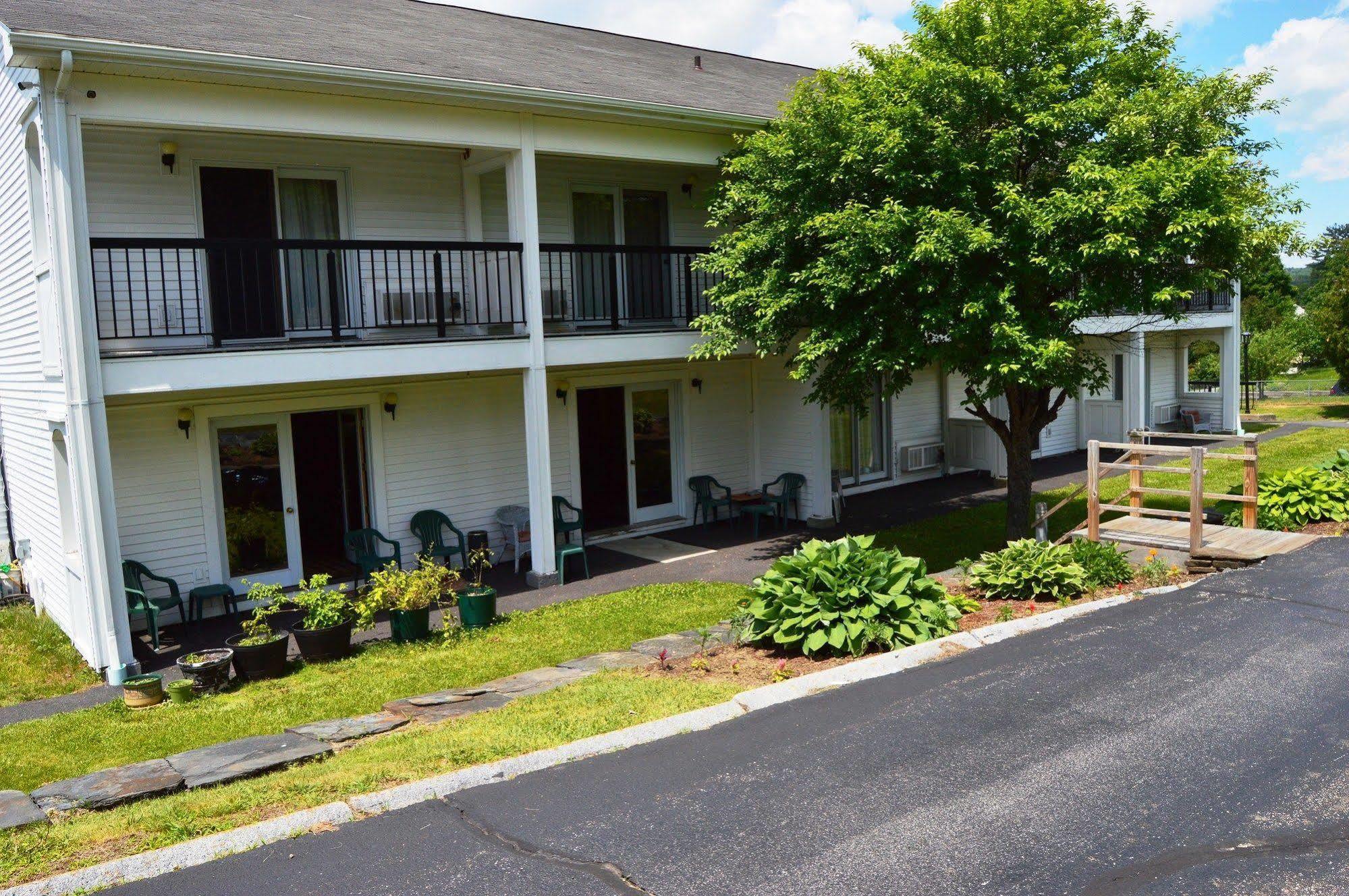New World Inn Barre Esterno foto