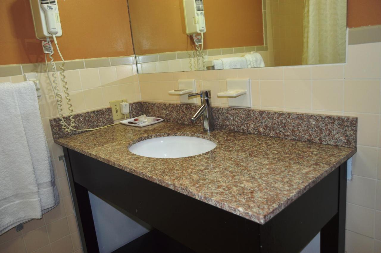 New World Inn Barre Esterno foto